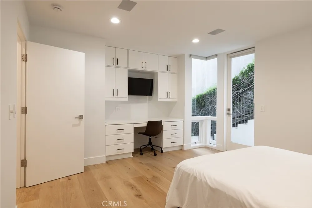 1061 Skyline Laguna Beach, CA 92651