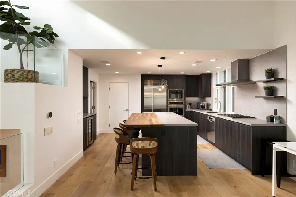 1061 Skyline Laguna Beach, CA 92651