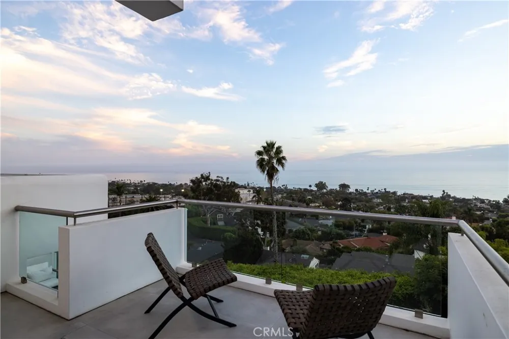 1061 Skyline Laguna Beach, CA 92651