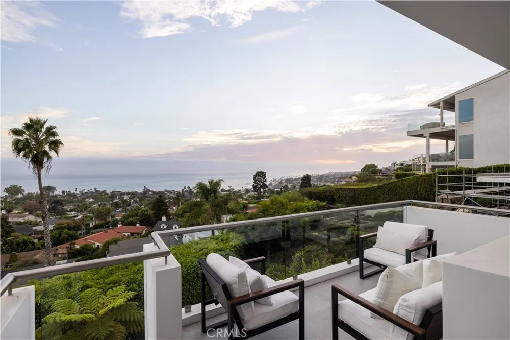 1061 Skyline Laguna Beach, CA 92651
