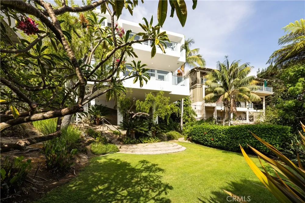 1061 Skyline Laguna Beach, CA 92651