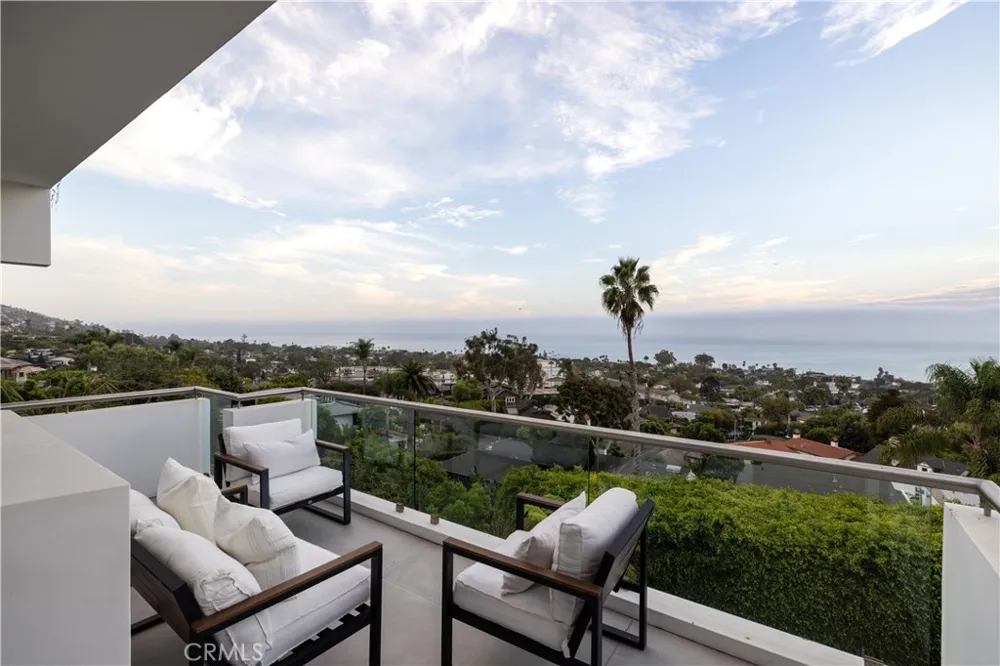 1061 Skyline Laguna Beach, CA 92651