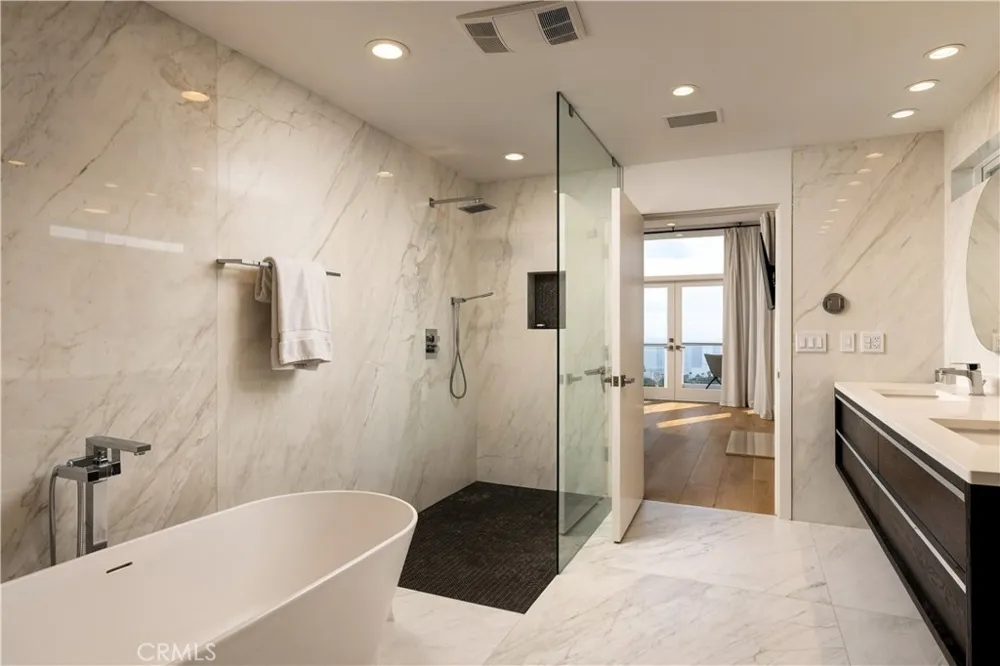 1061 Skyline Laguna Beach, CA 92651