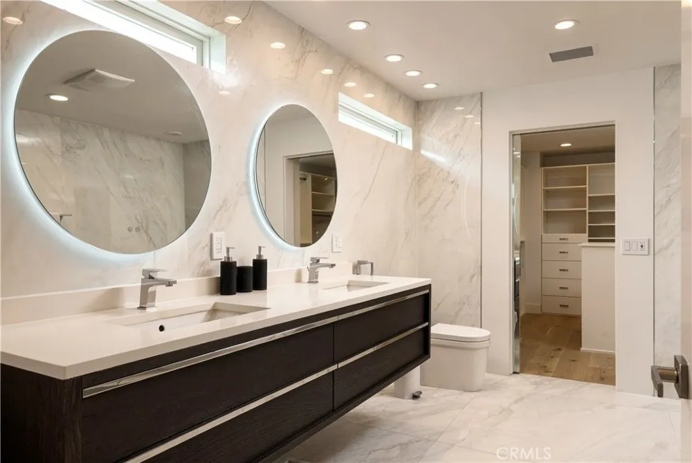 1061 Skyline Laguna Beach, CA 92651
