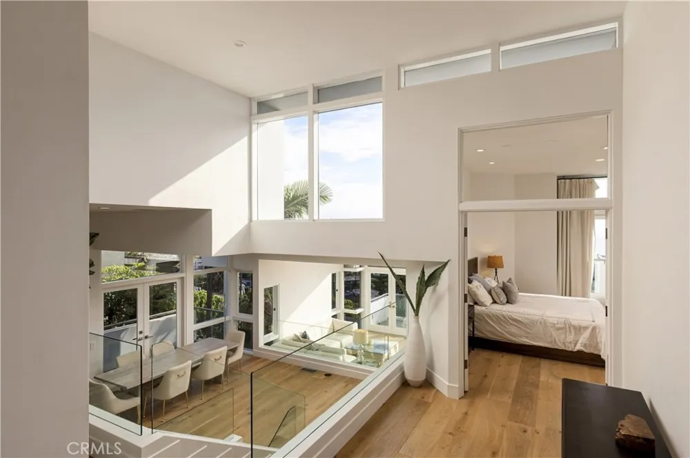 1061 Skyline Laguna Beach, CA 92651