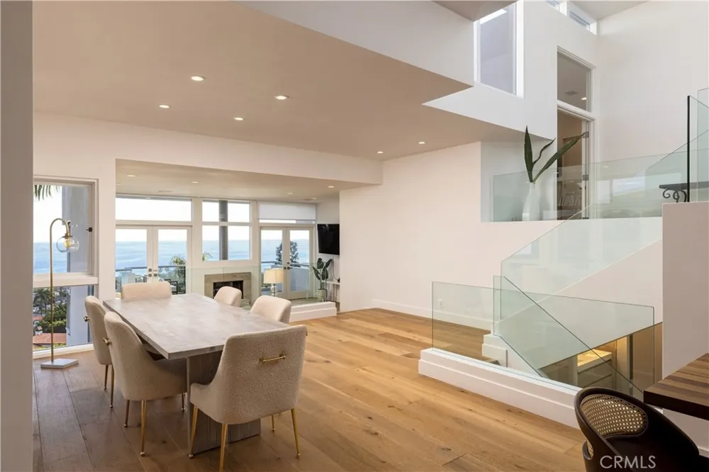 1061 Skyline Laguna Beach, CA 92651