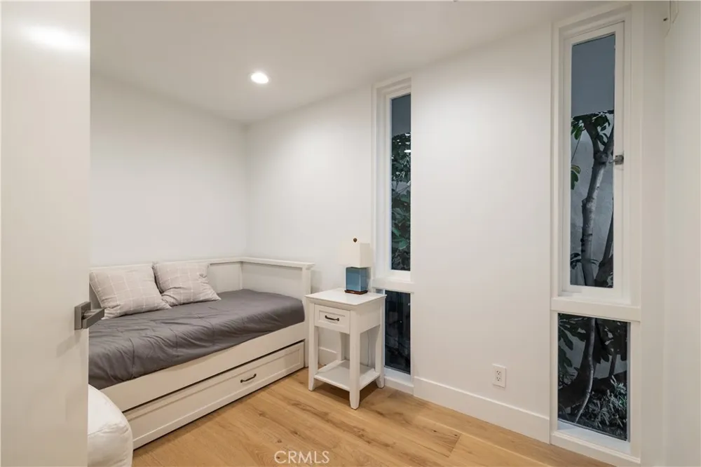 1061 Skyline Laguna Beach, CA 92651