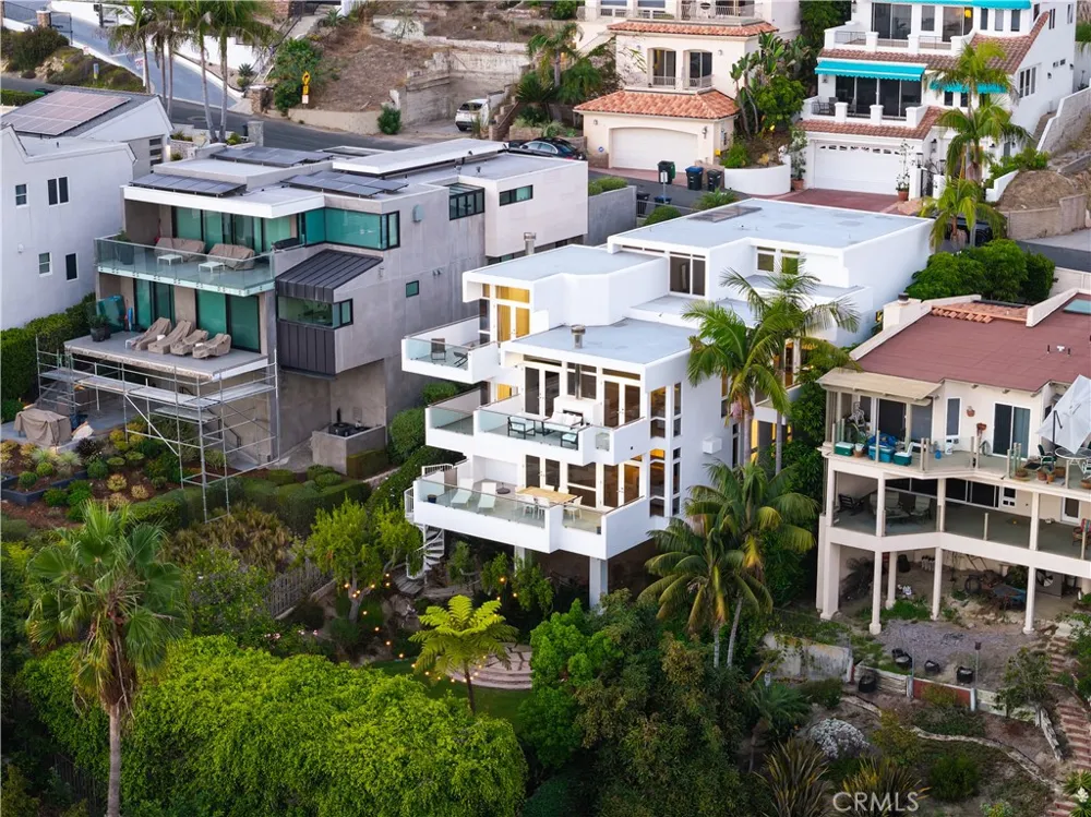 1061 Skyline Laguna Beach, CA 92651