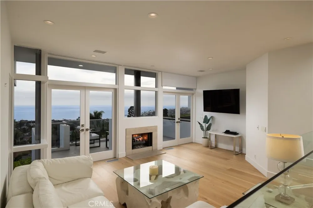 1061 Skyline Laguna Beach, CA 92651