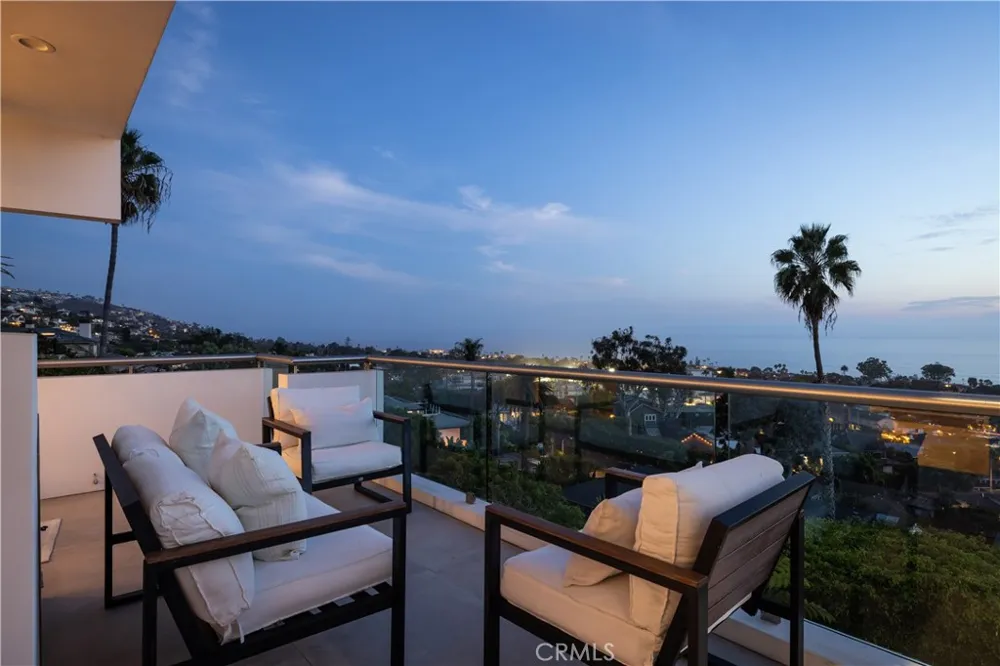 1061 Skyline Laguna Beach, CA 92651