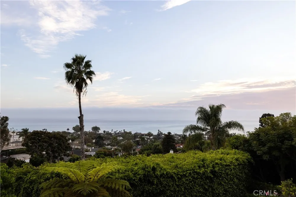 1061 Skyline Laguna Beach, CA 92651