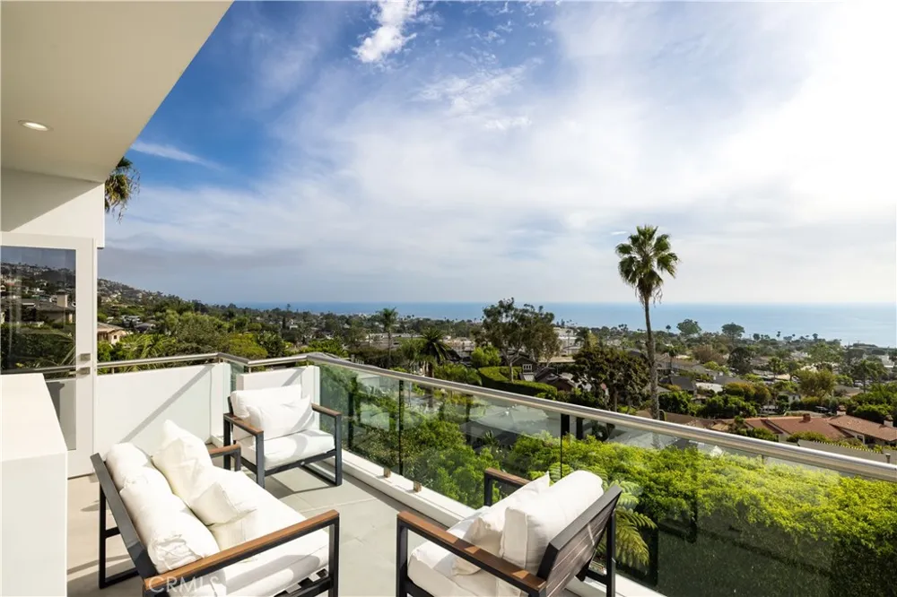 1061 Skyline Laguna Beach, CA 92651