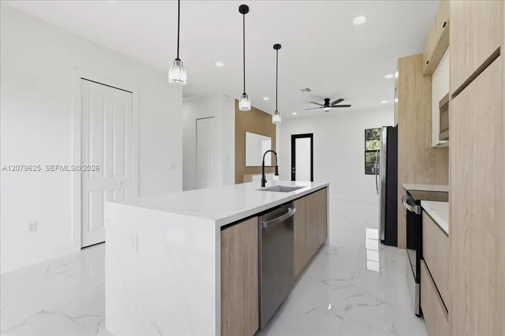 758 Long Distance LN Lehigh Acres, FL 33974