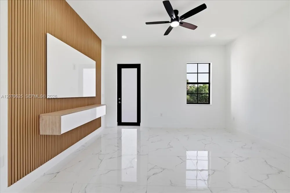 758 Long Distance LN Lehigh Acres, FL 33974