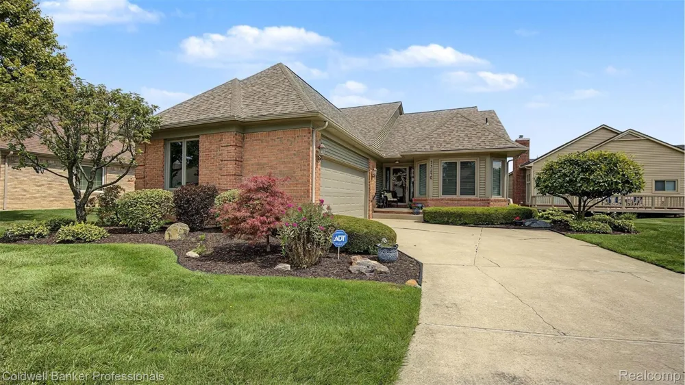 57140 Copper Creek Drive W Washington Township, MI 48094