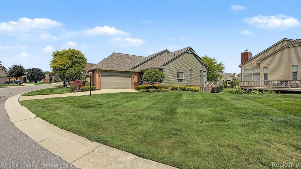 57140 Copper Creek Drive W Washington Township, MI 48094