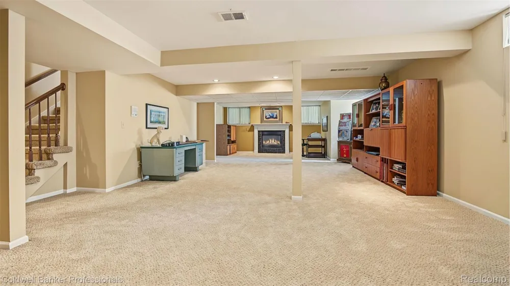 57140 Copper Creek Drive W Washington Township, MI 48094