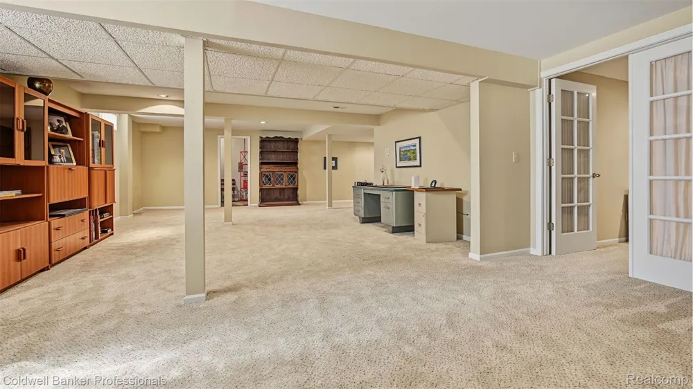57140 Copper Creek Drive W Washington Township, MI 48094
