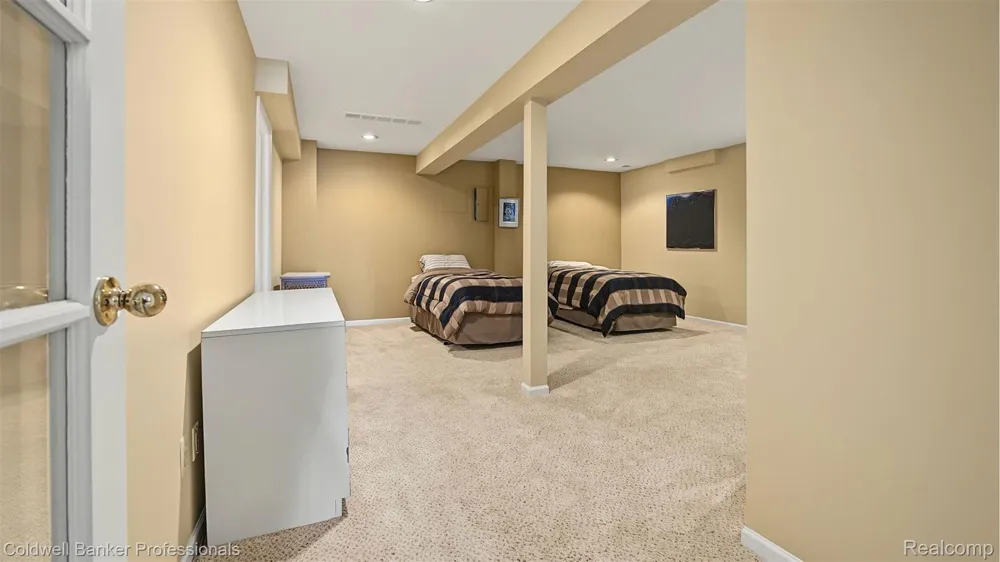 57140 Copper Creek Drive W Washington Township, MI 48094