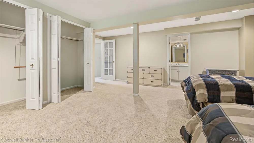 57140 Copper Creek Drive W Washington Township, MI 48094