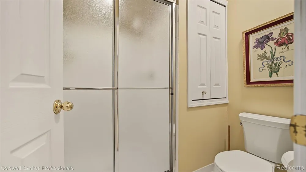 57140 Copper Creek Drive W Washington Township, MI 48094