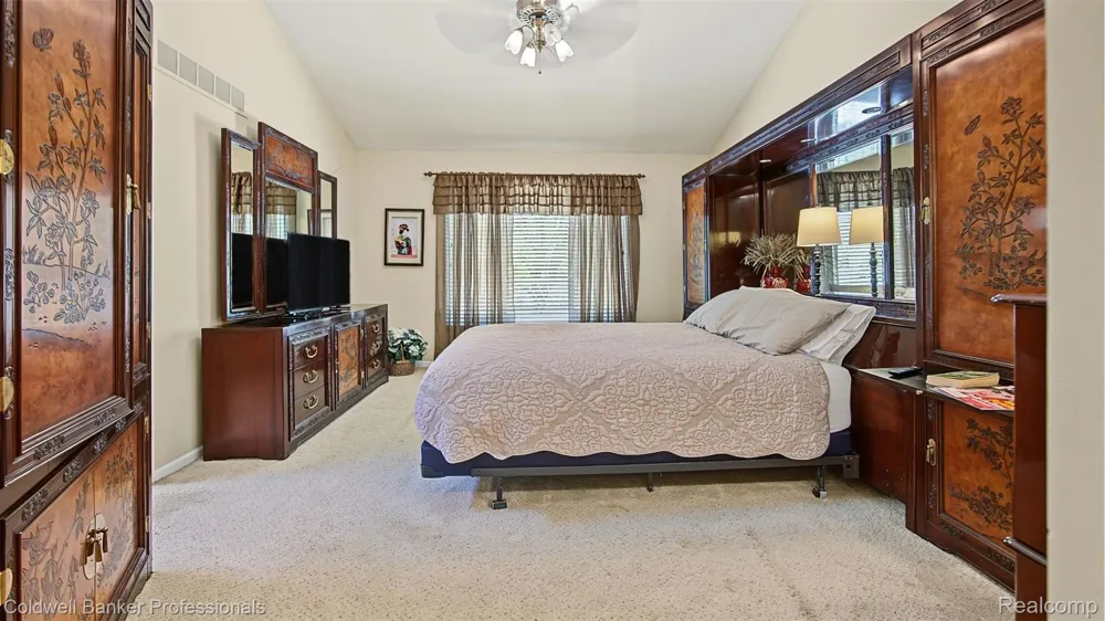 57140 Copper Creek Drive W Washington Township, MI 48094