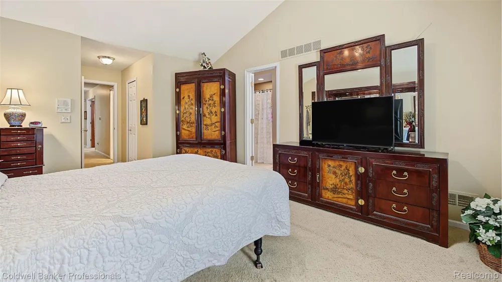 57140 Copper Creek Drive W Washington Township, MI 48094