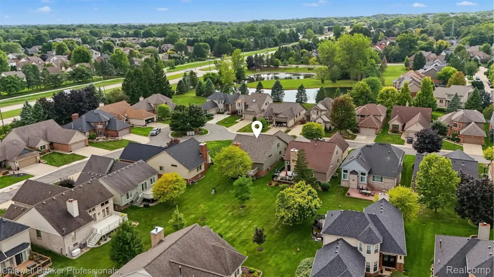 57140 Copper Creek Drive W Washington Township, MI 48094