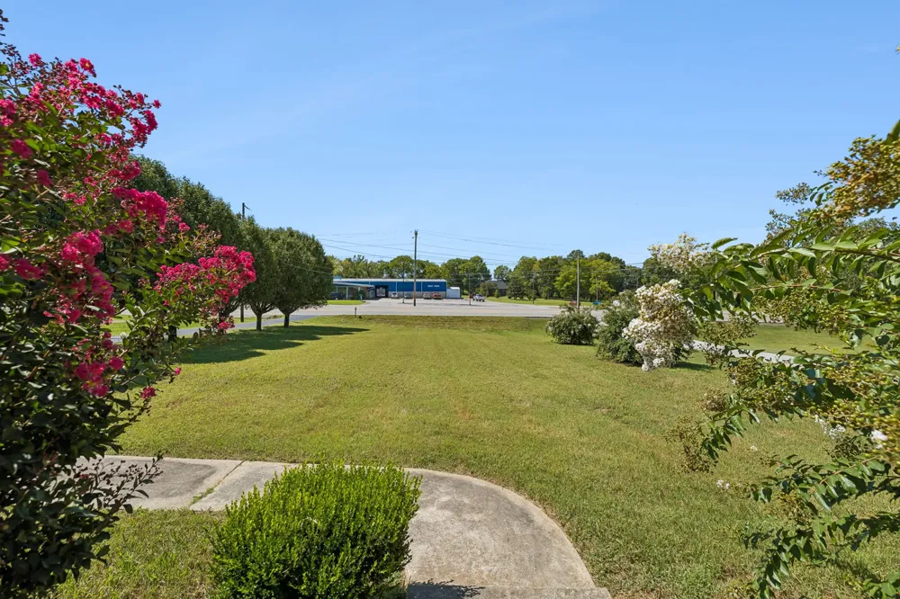 212 Dixon Springs Hwy Carthage, TN 37030