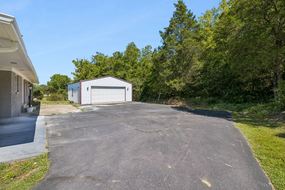 212 Dixon Springs Hwy Carthage, TN 37030