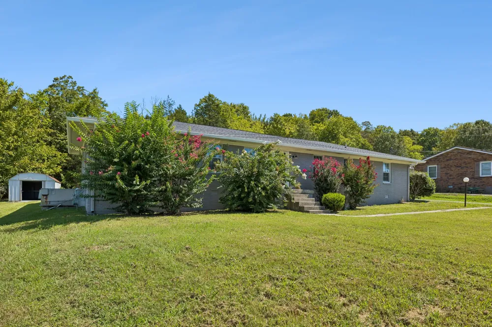 212 Dixon Springs Hwy Carthage, TN 37030