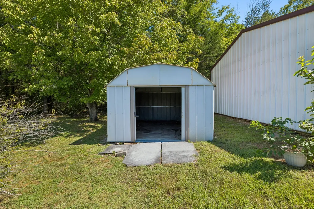 212 Dixon Springs Hwy Carthage, TN 37030