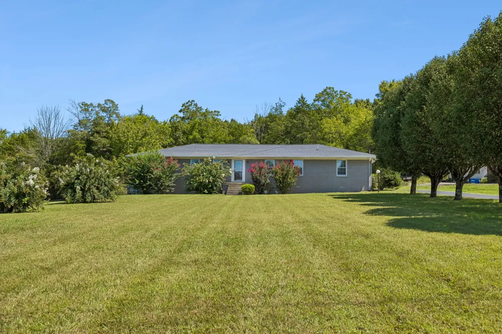 212 Dixon Springs Hwy Carthage, TN 37030
