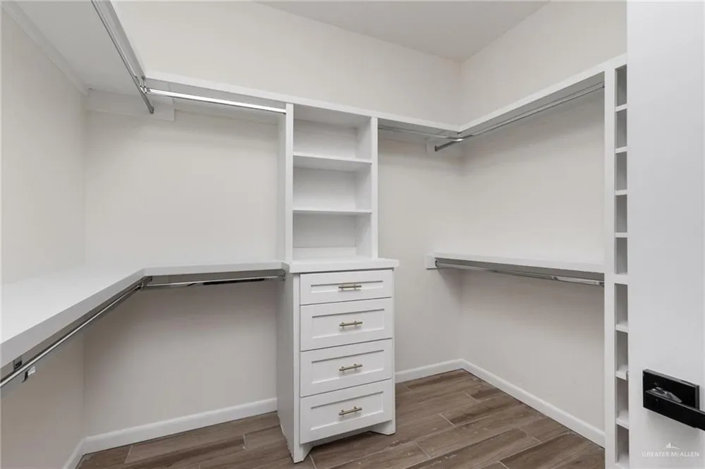 2120 Zinnia Street Weslaco, TX 78596