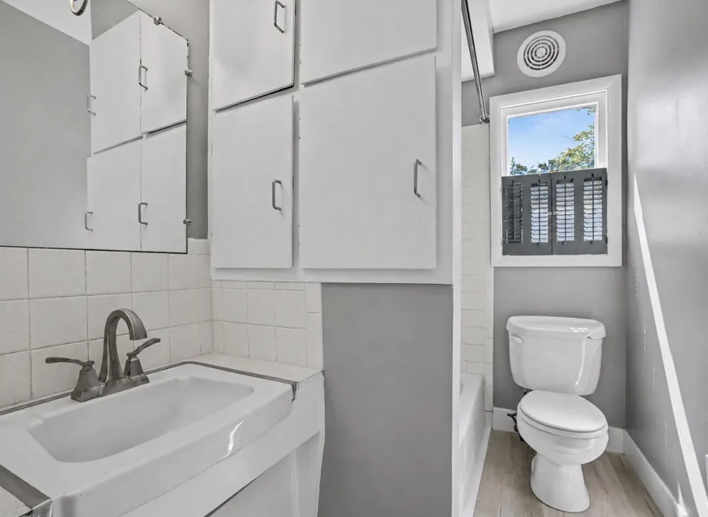 1532 Leahy Street Muskegon, MI 49442