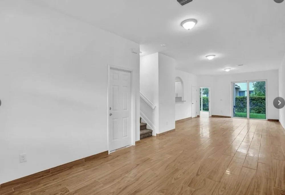 4968 SW 30th Avenue Fort Lauderdale, FL 33312