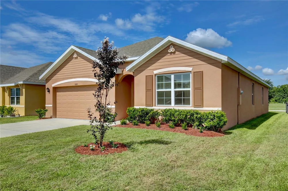 3020 BURROWING OWL DRIVE Mims, FL 32754
