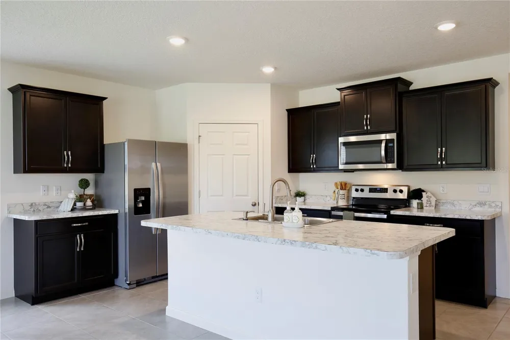 3020 BURROWING OWL DRIVE Mims, FL 32754