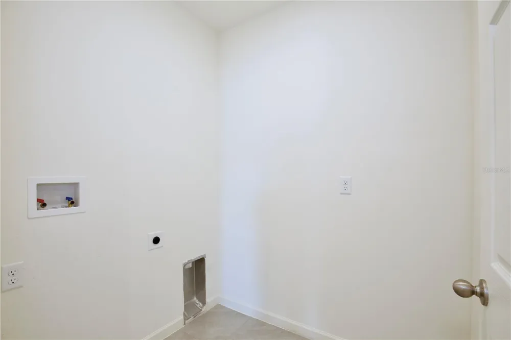 3020 BURROWING OWL DRIVE Mims, FL 32754