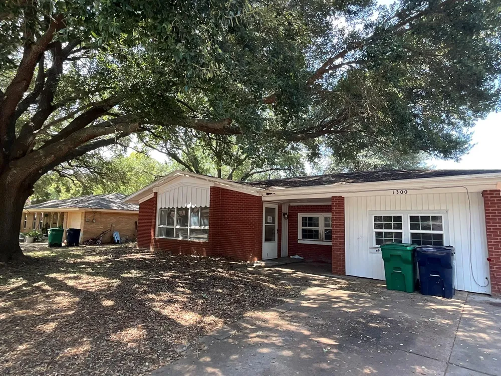 1300 Tom Dee Street Brenham, TX 77833