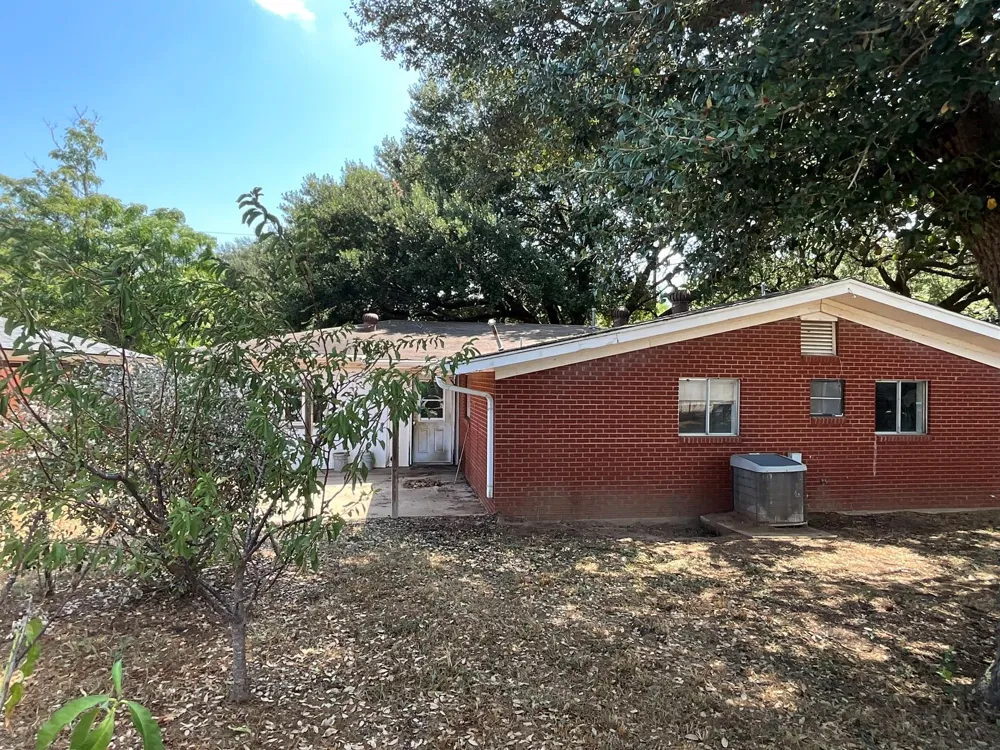 1300 Tom Dee Street Brenham, TX 77833