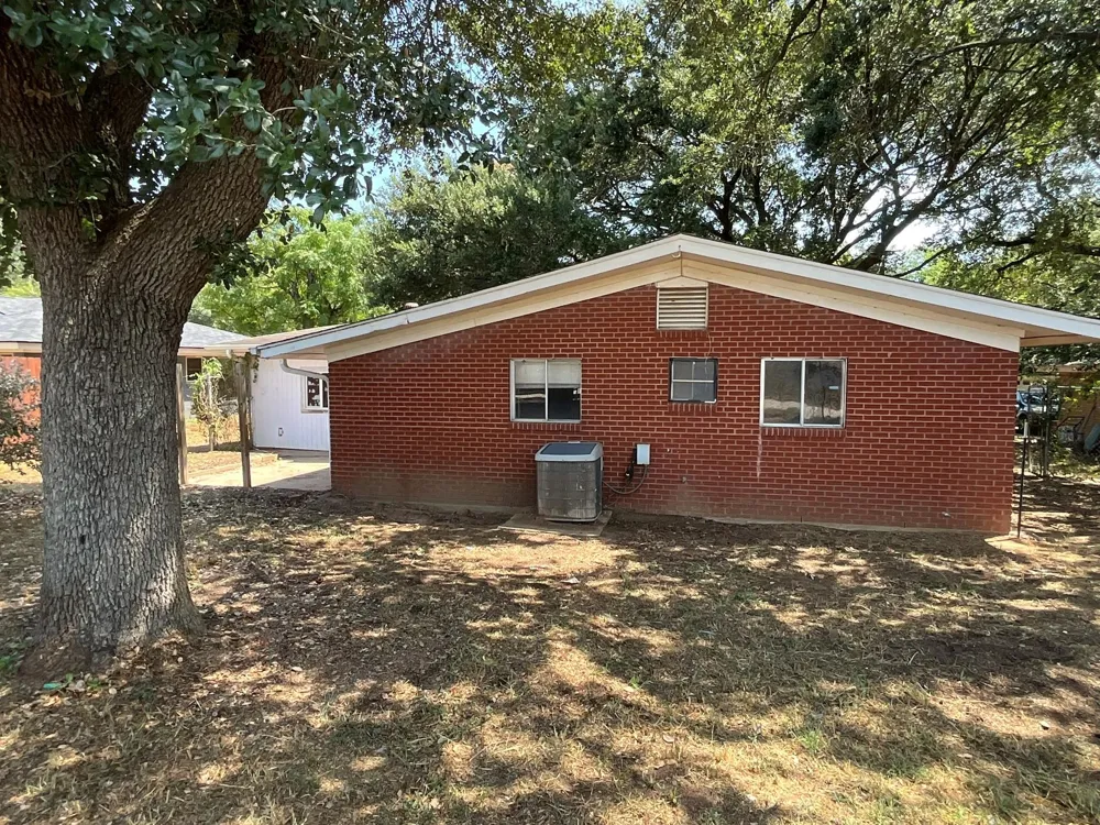 1300 Tom Dee Street Brenham, TX 77833