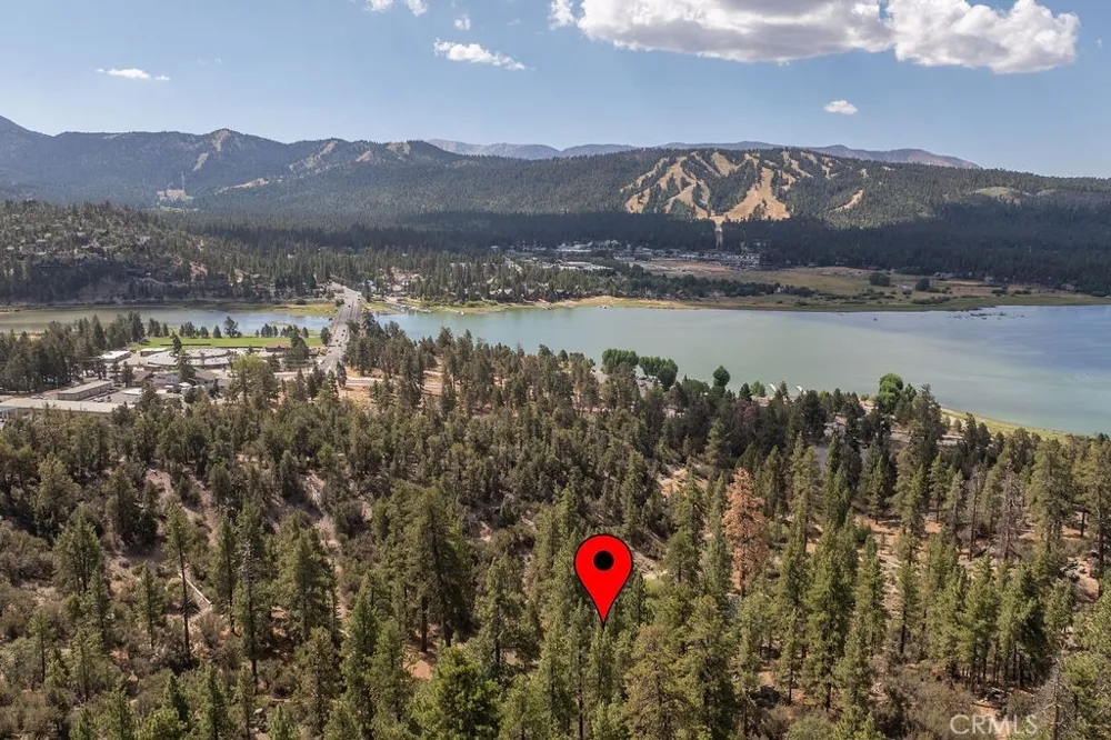 160 Lakeview Fawnskin, CA 92333