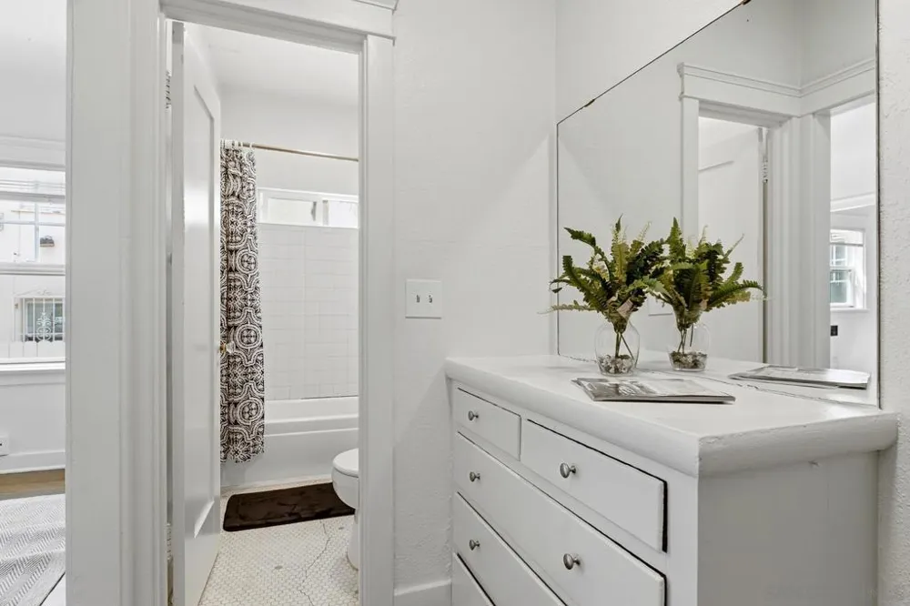 2164 2nd Ave San Diego, CA 92101