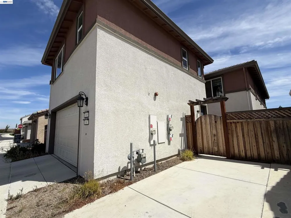 1667 S Ginzburg St Mountain House, CA 95391