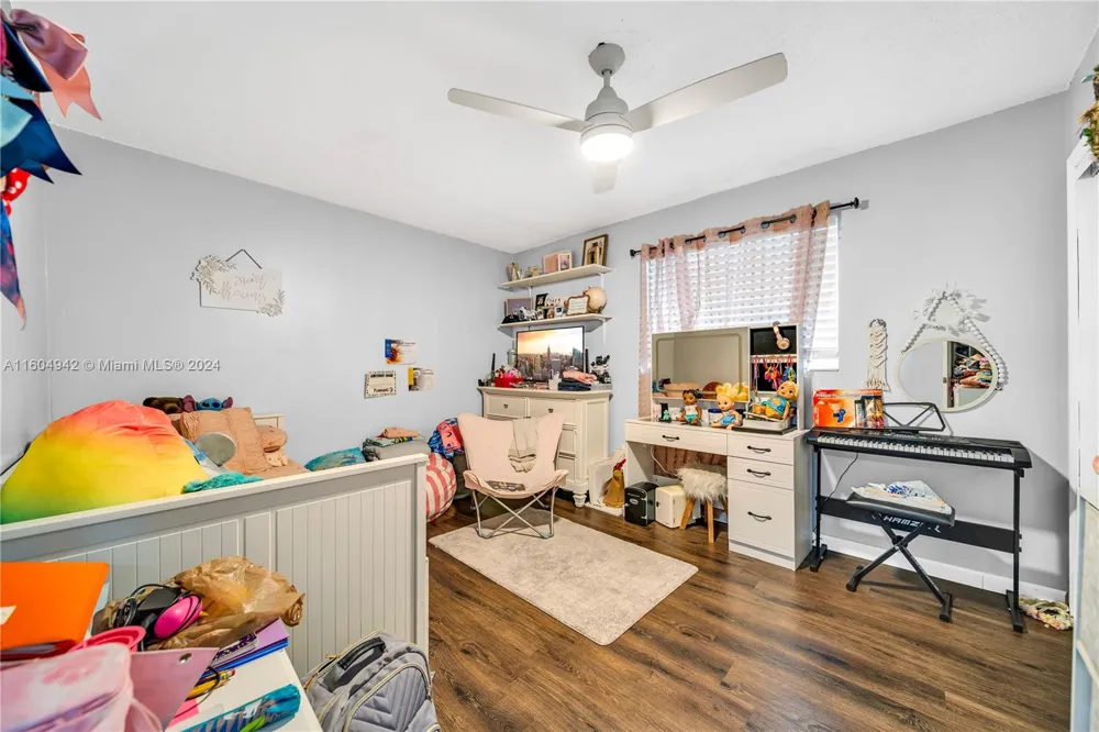 875 E 29th St Hialeah, FL 33013