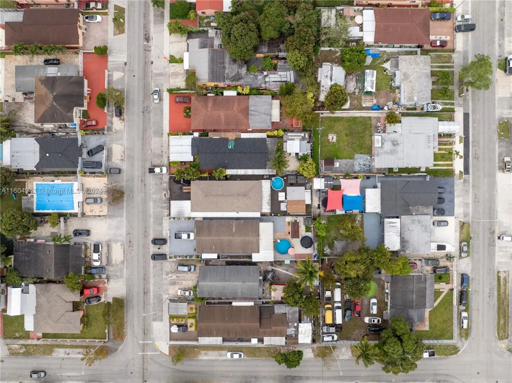 875 E 29th St Hialeah, FL 33013