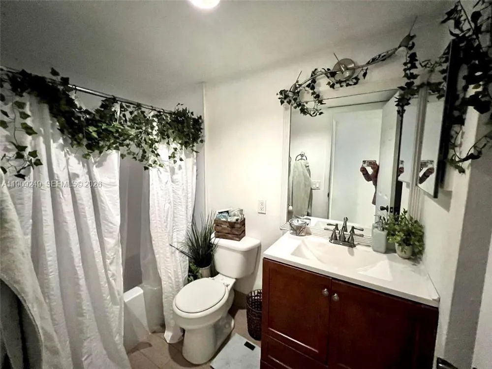 1100 SE 4th Ave #10 Deerfield Beach, FL 33441
