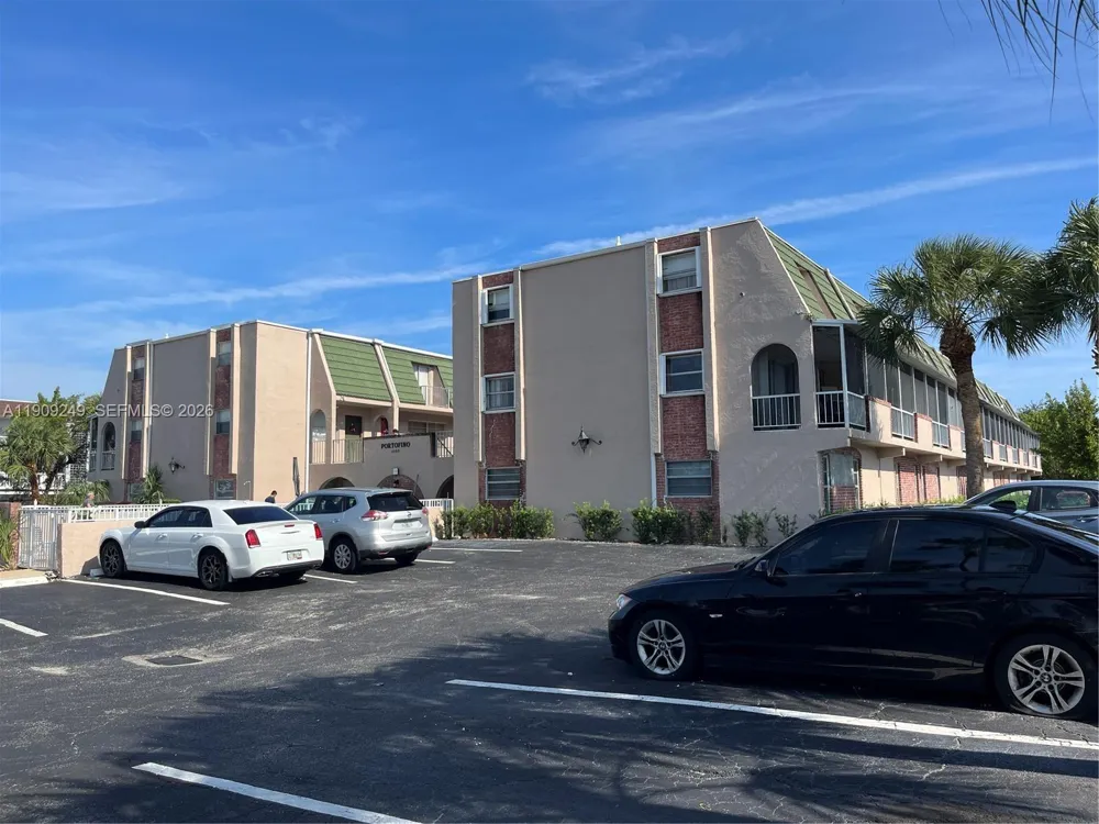 1100 SE 4th Ave #10 Deerfield Beach, FL 33441