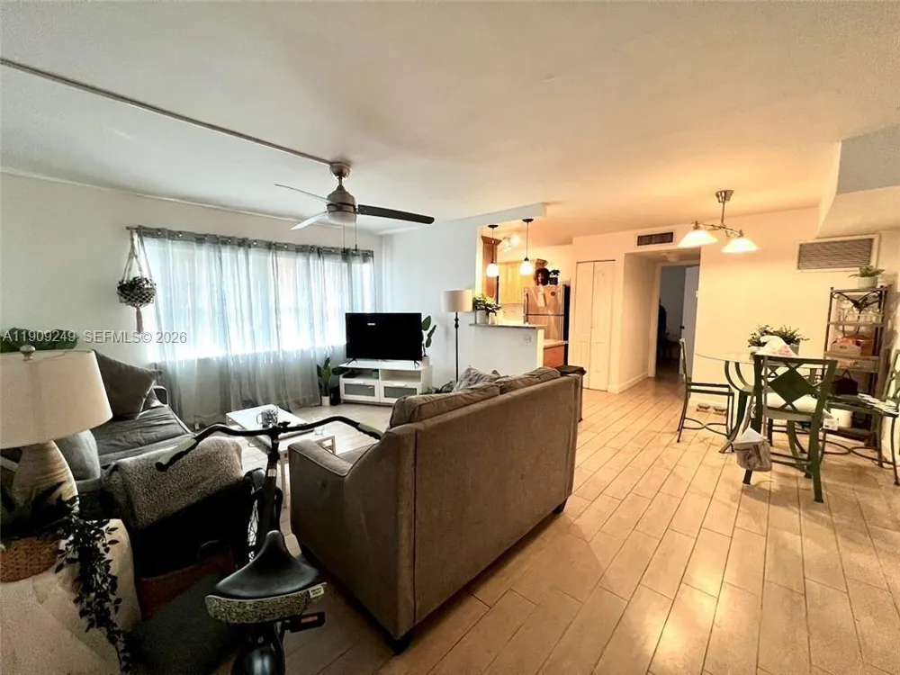 1100 SE 4th Ave #10 Deerfield Beach, FL 33441